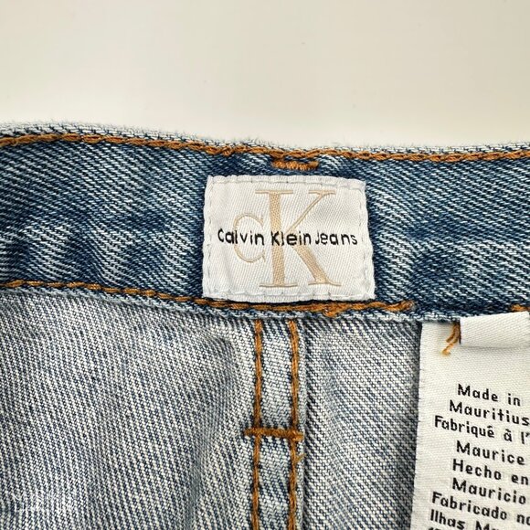 Calvin Klein Jeans Vintage Men's 1990's Denim Shorts Size 40 - Picture 4 of 7